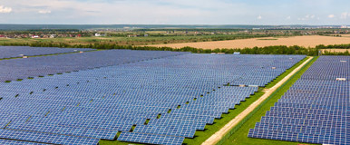 Photographie-centrale-photovoltaique-au-sol