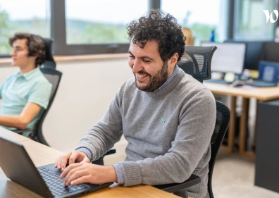 Calibsun-a-propos-employe-a-son-bureau